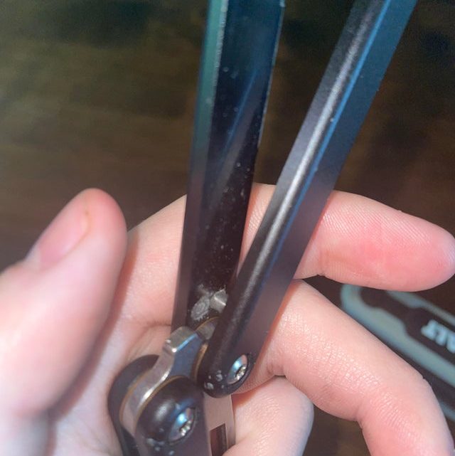 Vu sur Reddit: How did this zen pin shear like this? How can I replace it?
