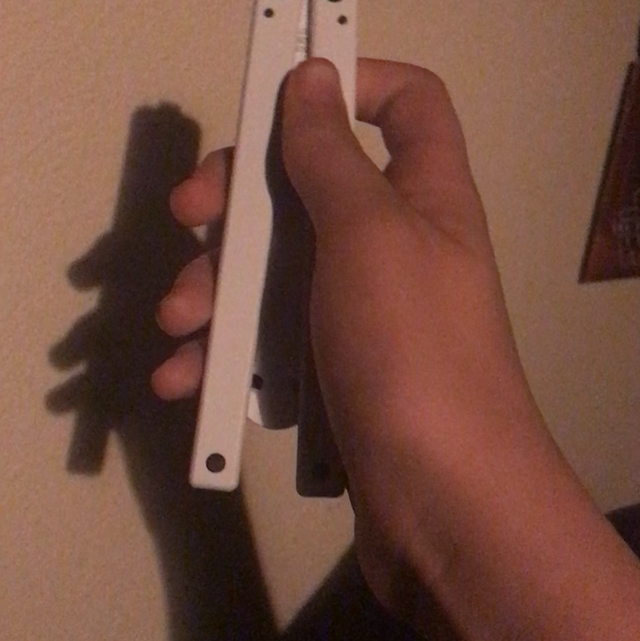Vu sur Reddit: Made my new squiddy quieter with the foam that came in the box. Now I can flip it at night and not wake up everyone in the apartment complex