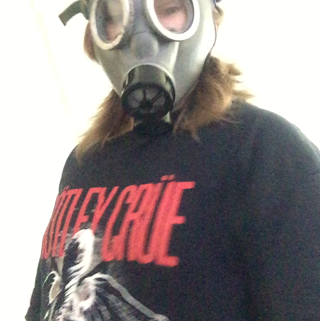 Vu sur Reddit: Gas mask flips (ft my dog yaeger)